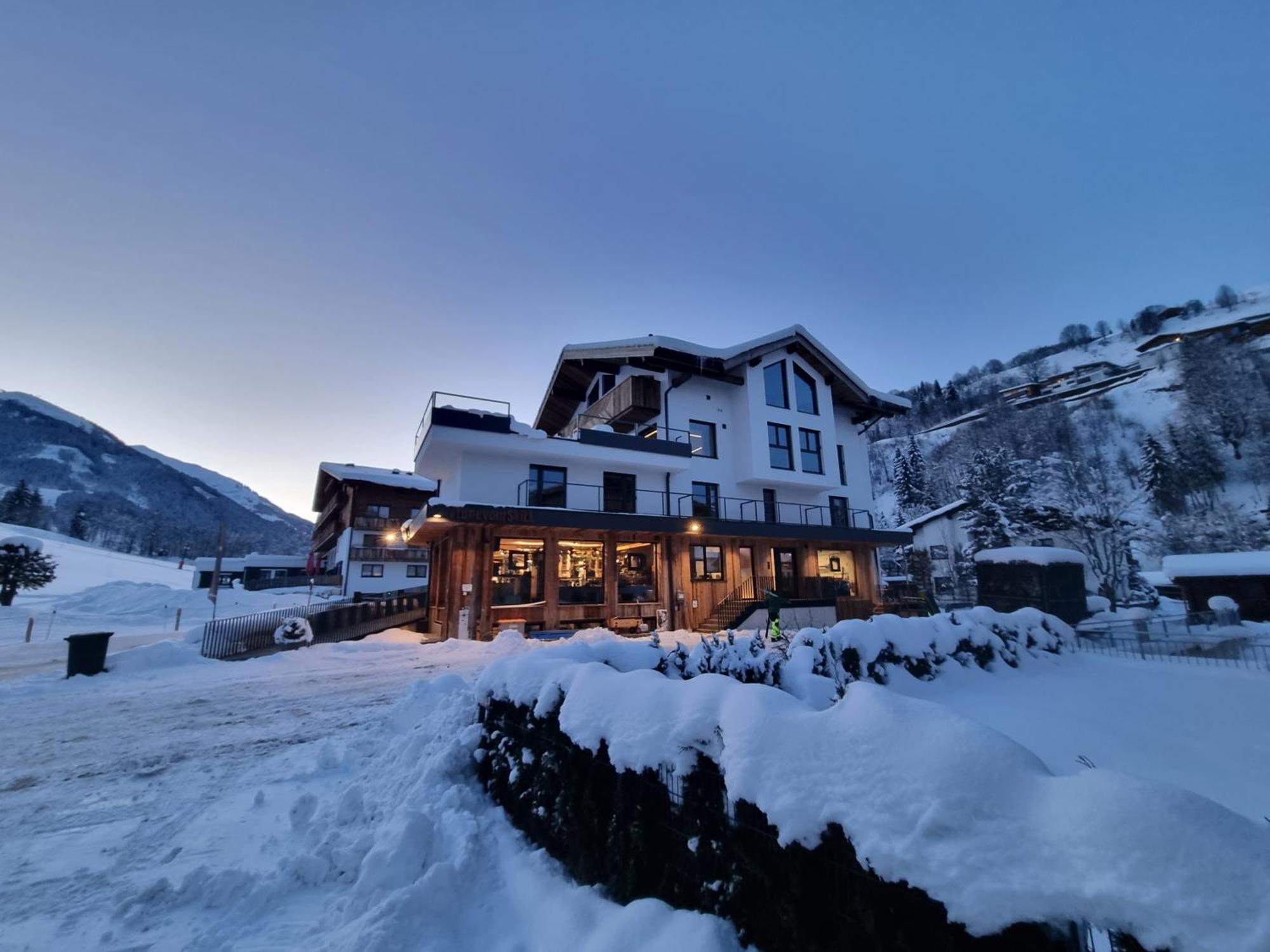 Skill Mountain Lodge - Ski Und Bike Hostel Im Sommer Mit Joker Card ซาลบาคฮินเทอร์เกลมม์ ภายนอก รูปภาพ