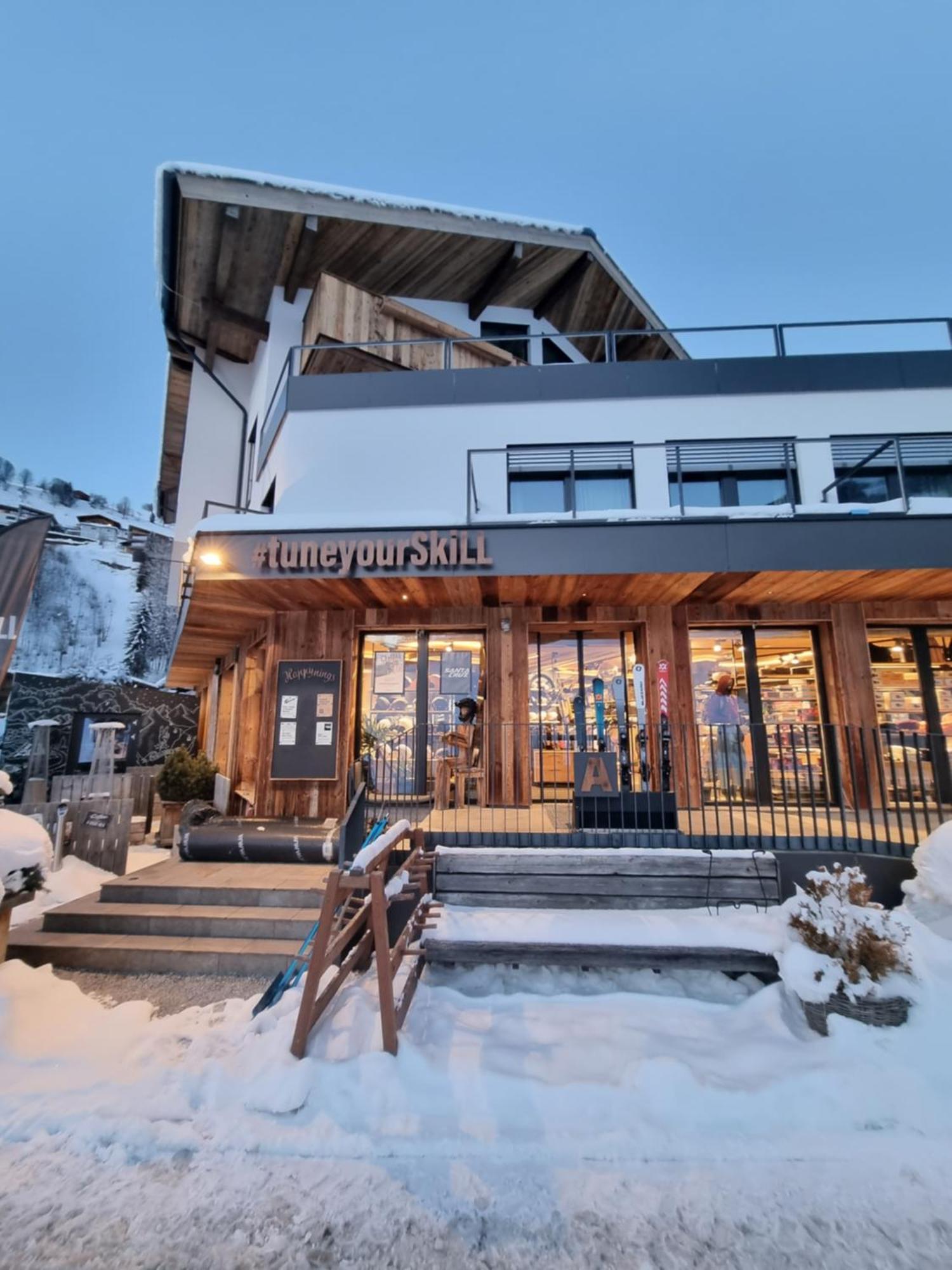 Skill Mountain Lodge - Ski Und Bike Hostel Im Sommer Mit Joker Card ซาลบาคฮินเทอร์เกลมม์ ภายนอก รูปภาพ