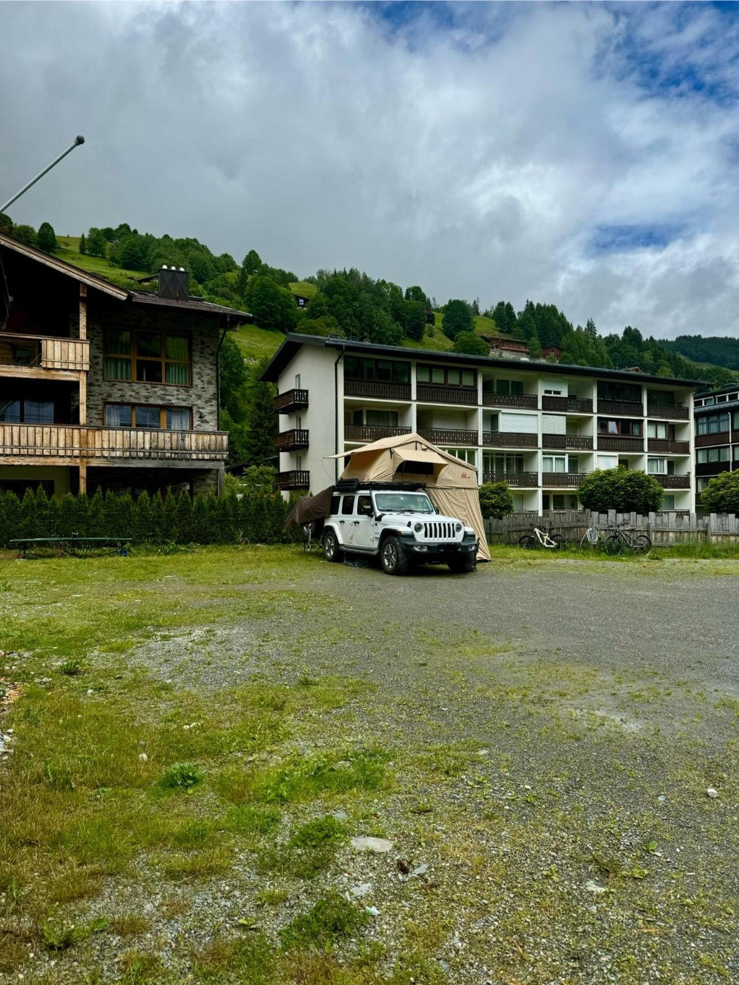 Skill Mountain Lodge - Ski Und Bike Hostel Im Sommer Mit Joker Card ซาลบาคฮินเทอร์เกลมม์ ภายนอก รูปภาพ
