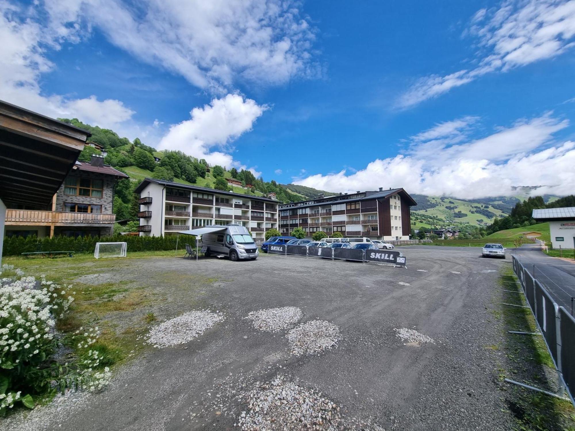 Skill Mountain Lodge - Ski Und Bike Hostel Im Sommer Mit Joker Card ซาลบาคฮินเทอร์เกลมม์ ภายนอก รูปภาพ